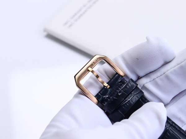 アイ・ダブリュー・シー角部分ディテール